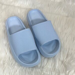 Source Unknown Blue Slippers Comfortable Shoes
